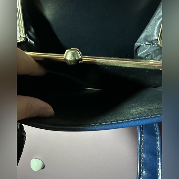 Elegant Blue Vintage Handbag - Picture 5 of 10